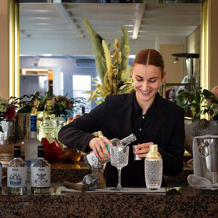 Les Eyzies Hotel Restaurant Le Centenaire מראה חיצוני תמונה