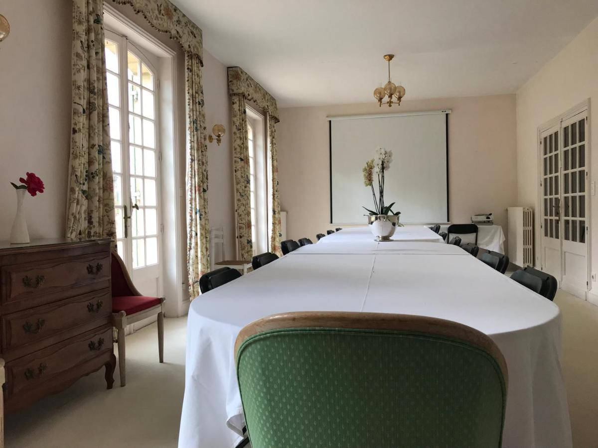 Les Eyzies Hotel Restaurant Le Centenaire מראה חיצוני תמונה