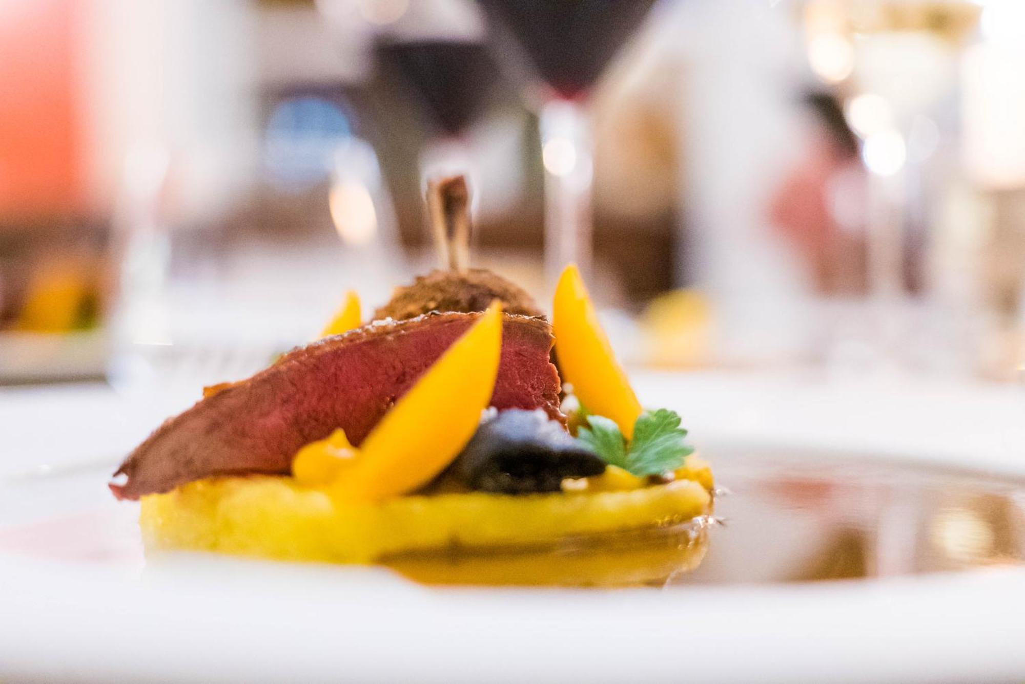 Les Eyzies Hotel Restaurant Le Centenaire מראה חיצוני תמונה